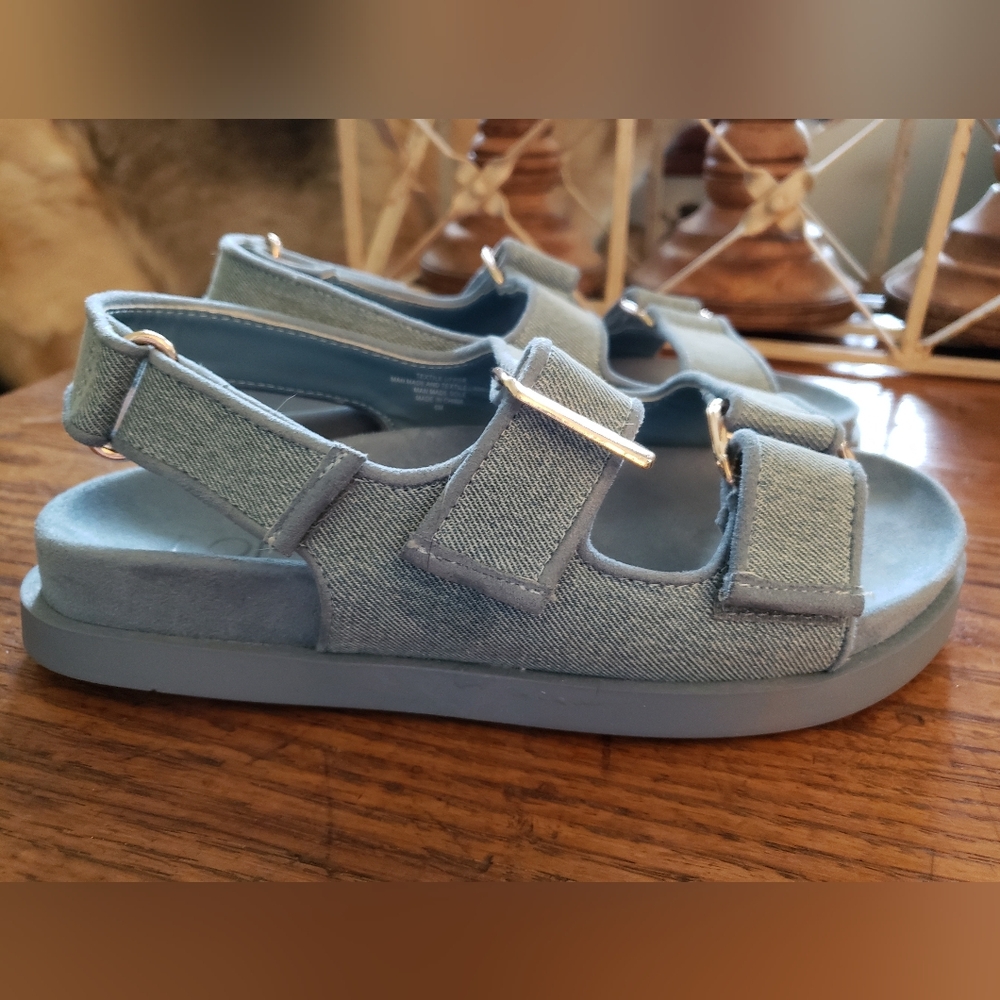Loft Sandals - Picture 6 of 7
